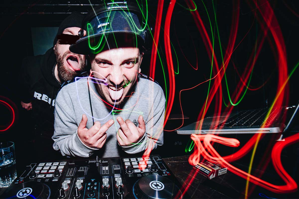 DJ Schmiddlfinga legt auf – mit krassen Beats und Sounds zum Abtanzen im KARO&PAUL im Bunker!